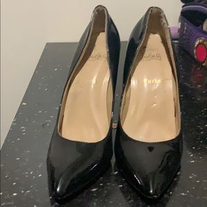 INSPIRED BLACK PUMPS